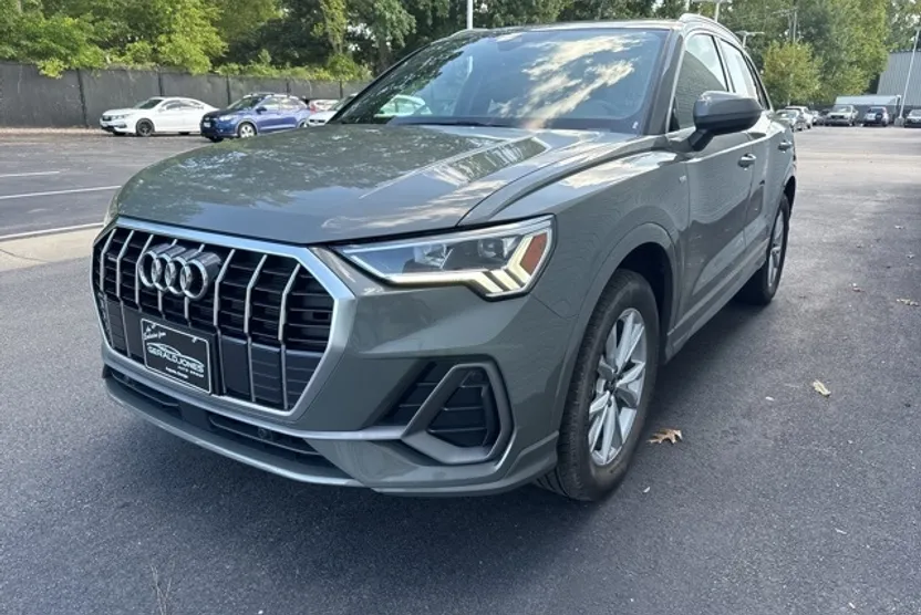 2024 Audi Q3 S line Premium photo 1