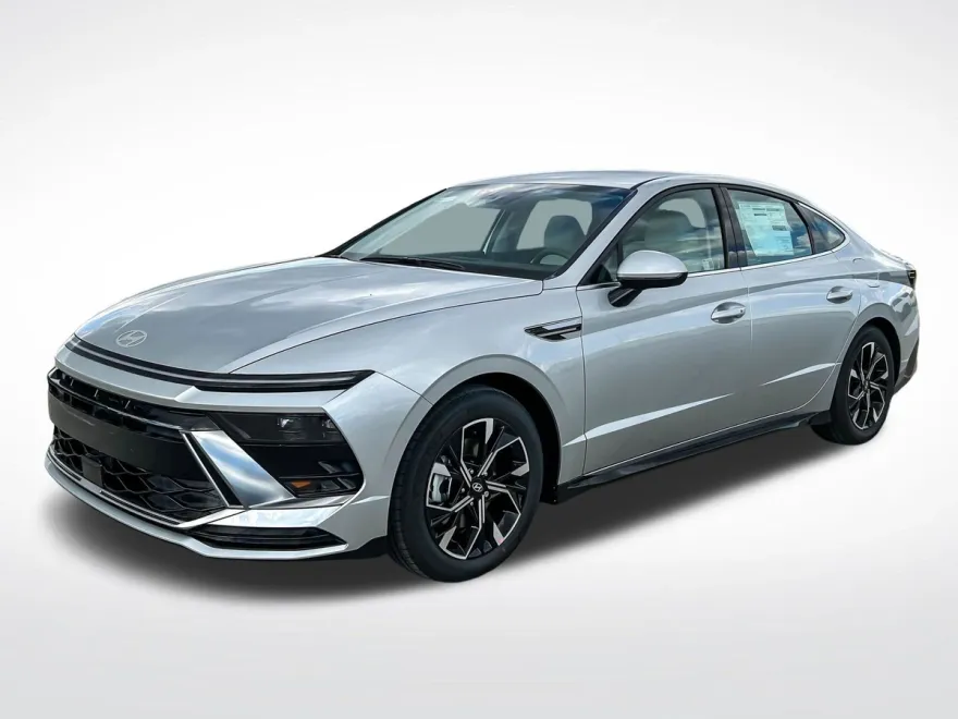 2025 Hyundai Sonata SEL photo 1