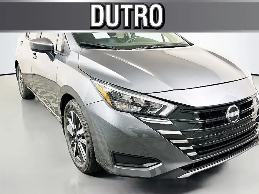 2025 Nissan Versa 1.6 SV photo 1