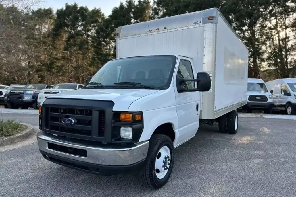 2015 Ford E-350 photo 1