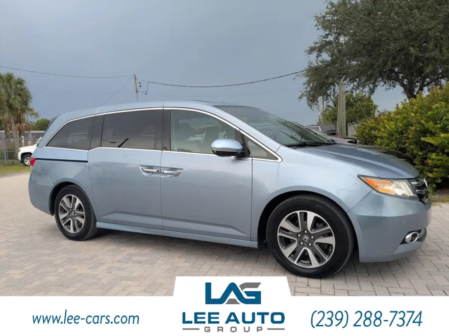 2014 Honda Odyssey Touring photo 1