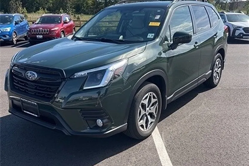 2023 Subaru Forester Premium Base photo 1