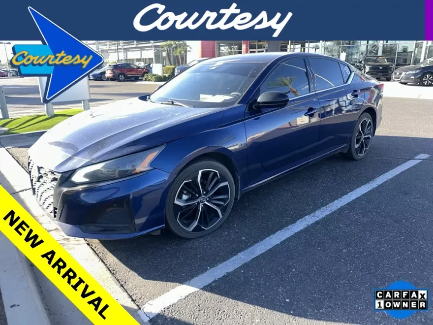 2023 Nissan Altima 2.5 SR photo 1