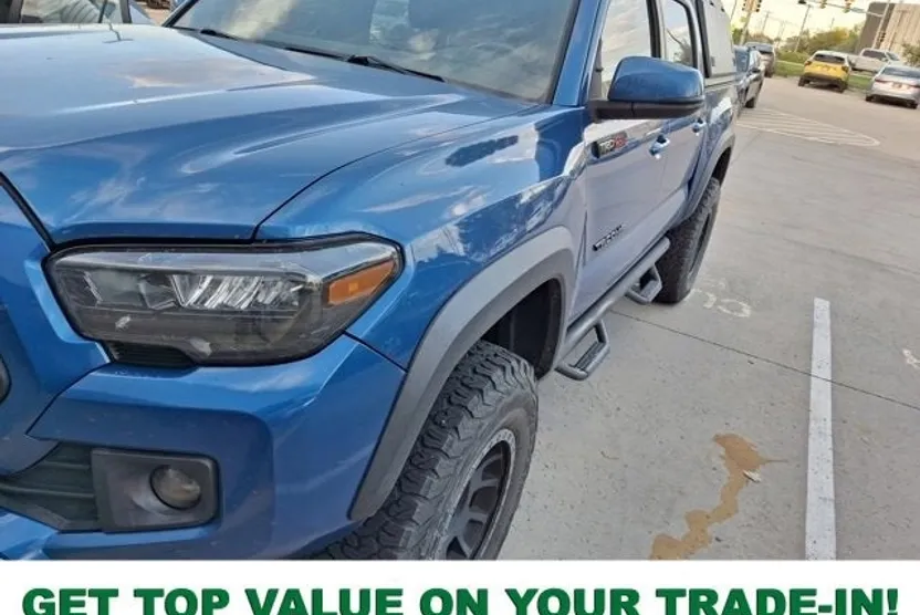 2017 Toyota Tacoma TRD Off-Road photo 1