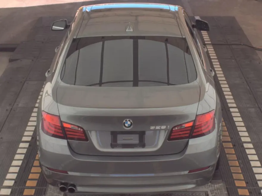 2011 Bmw 528i 5-series photo 1