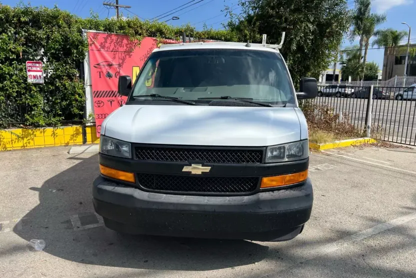 2019 Chevrolet Express 2500 Cargo photo 1