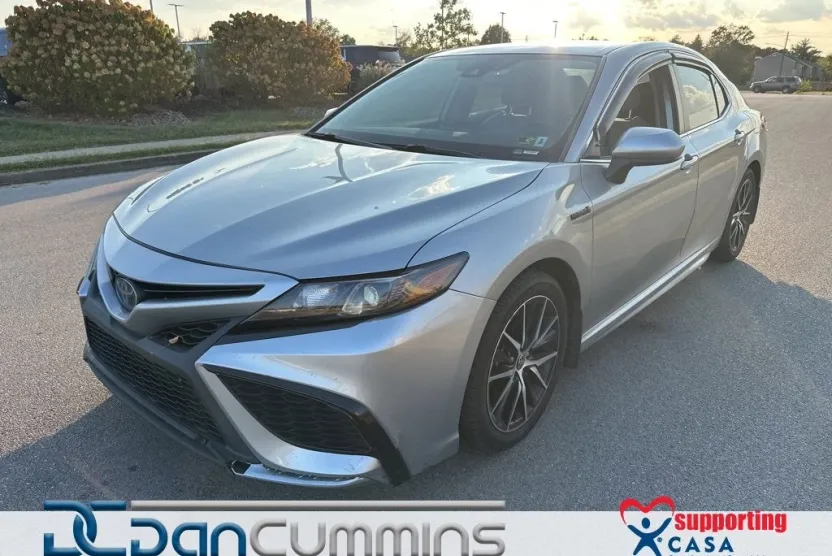 2021 Toyota Camry Hybrid SE photo 1
