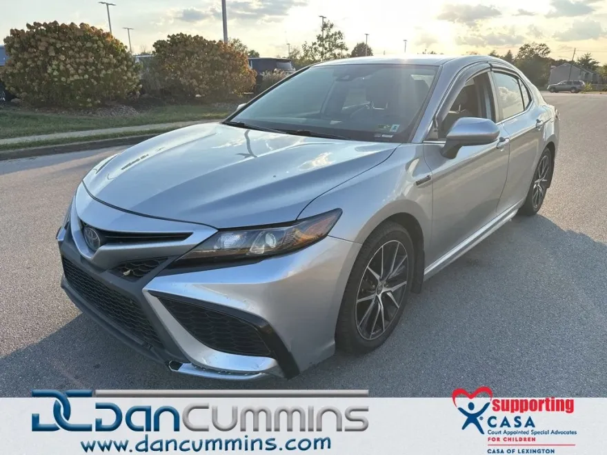 2021 Toyota Camry Hybrid SE photo 1