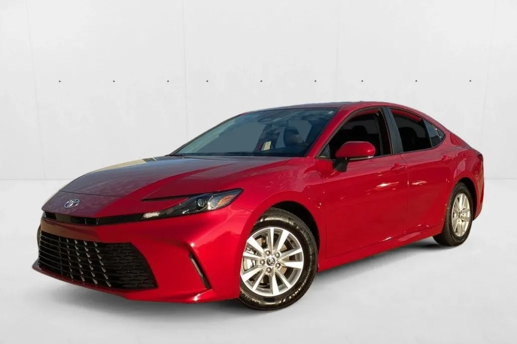 2025 Toyota Camry LE photo 1