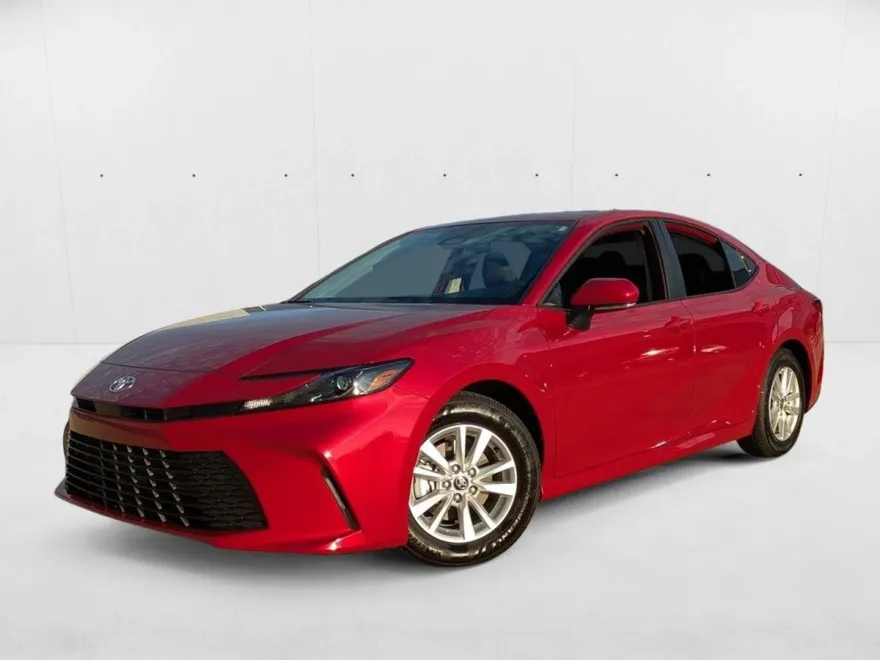 2025 Toyota Camry LE photo 1