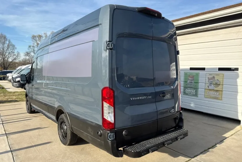 2019 Ford Transit Van photo 1