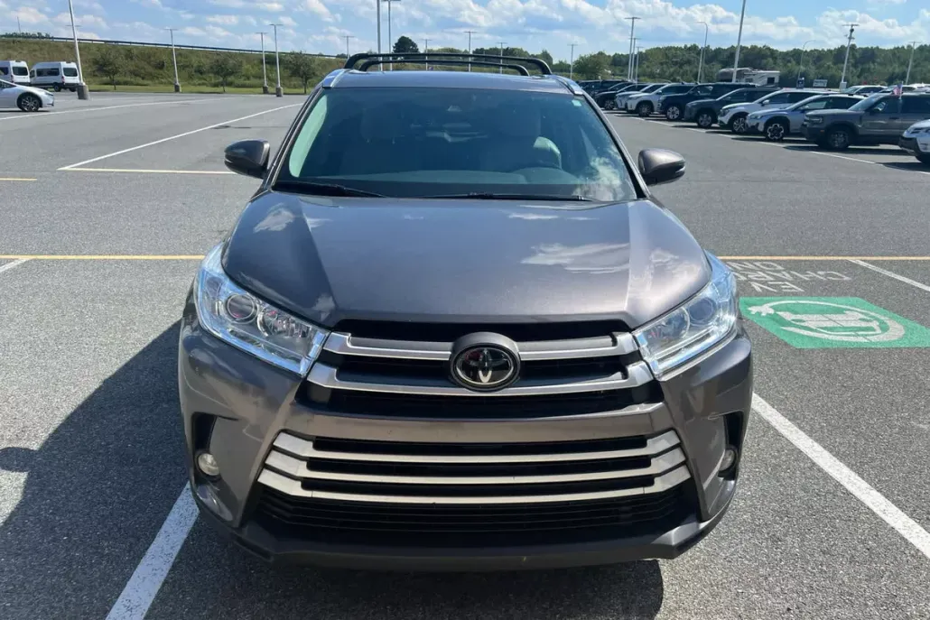 2019 Toyota Highlander XLE photo 1