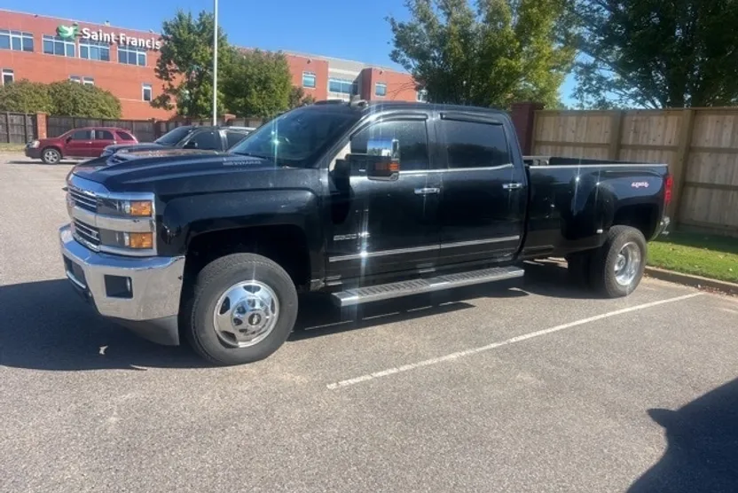 2017 Chevrolet Silverado 3500HD LTZ photo 1