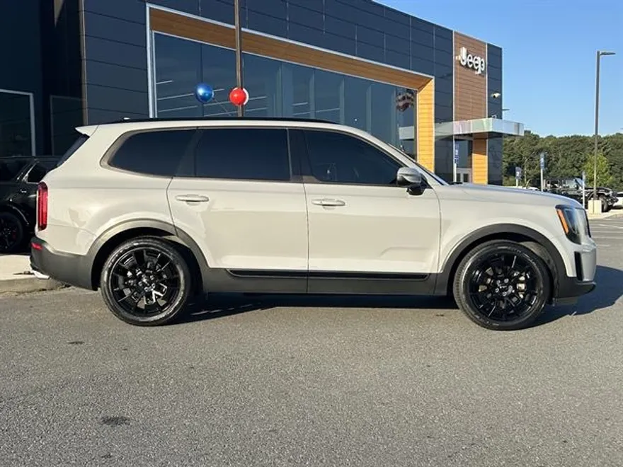 2022 Kia Telluride EX photo 1