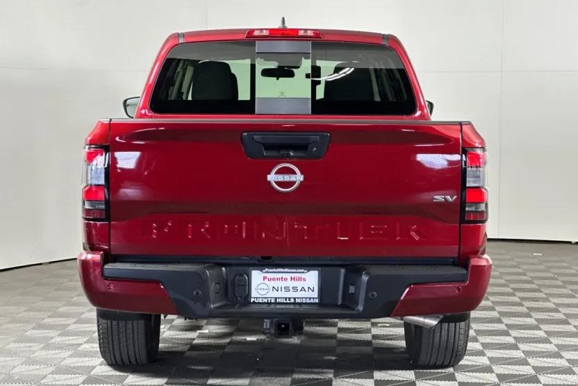 2024 Nissan Frontier SV photo 1