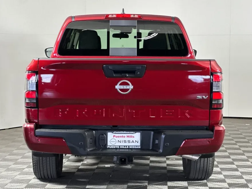 2024 Nissan Frontier SV photo 1