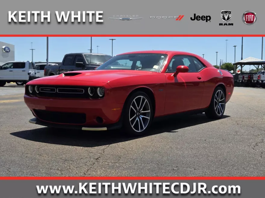 2023 Dodge Challenger R/T photo 1