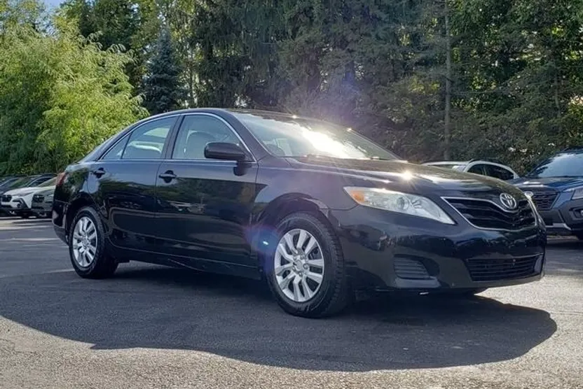 2010 Toyota Camry Base photo 1