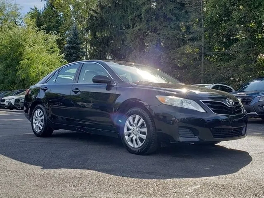 2010 Toyota Camry Base photo 1