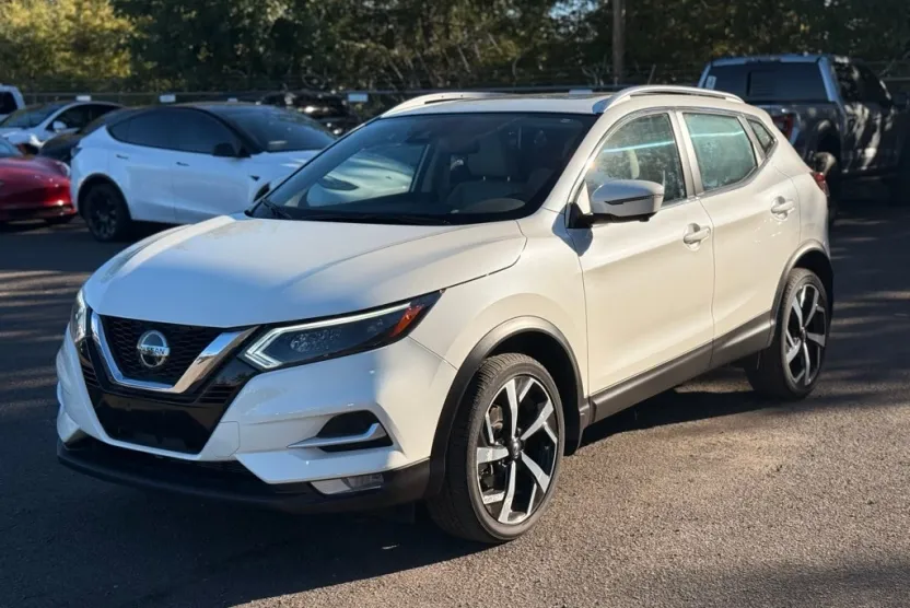 2022 Nissan Rogue Sport SL photo 1