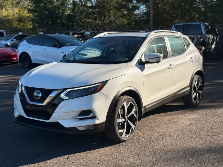 2022 Nissan Rogue Sport SL photo 1