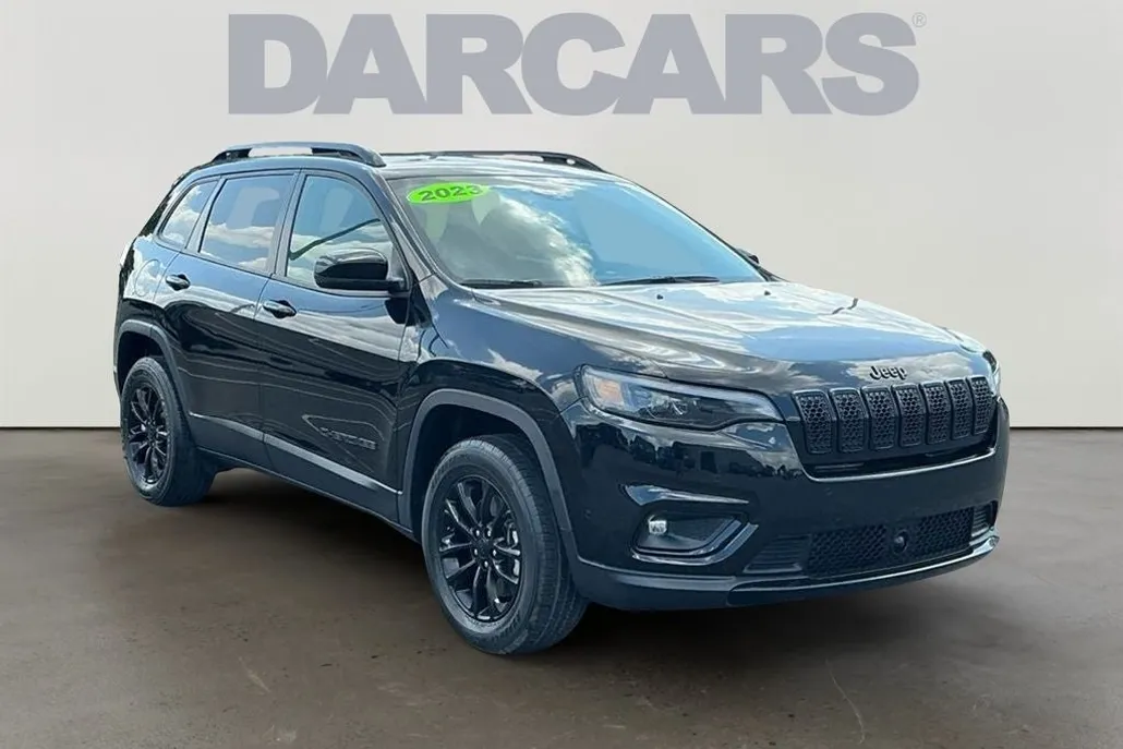 2023 Jeep Cherokee Altitude photo 1
