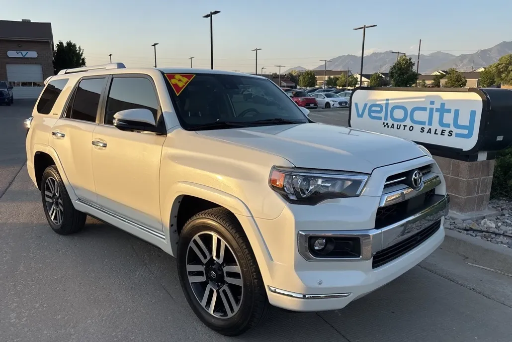 2022 Toyota 4Runner Limited photo 1