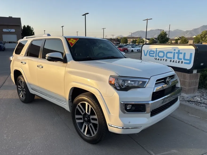 2022 Toyota 4Runner Limited photo 1