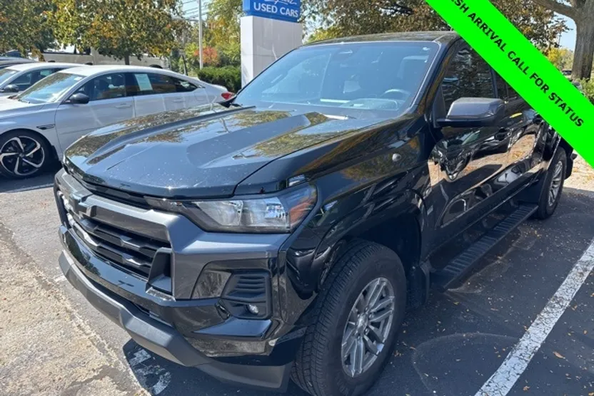 2024 Chevrolet Colorado LT photo 1