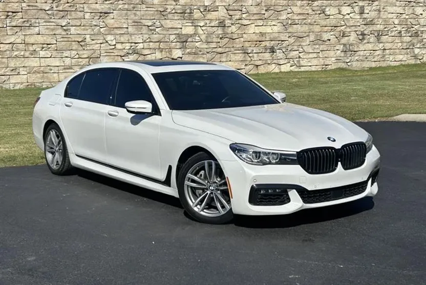 2017 Bmw 740i photo 1