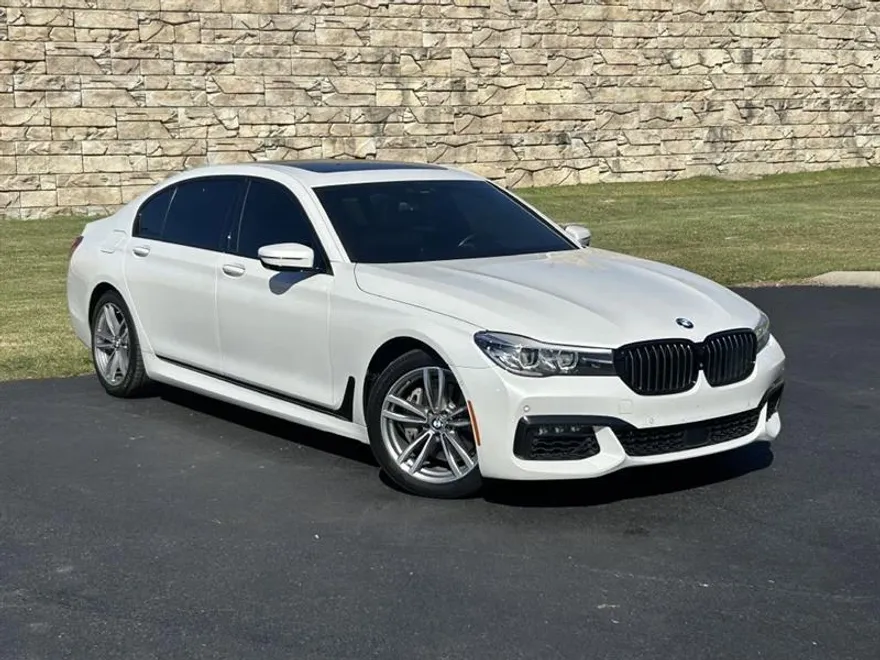 2017 Bmw 740i photo 1