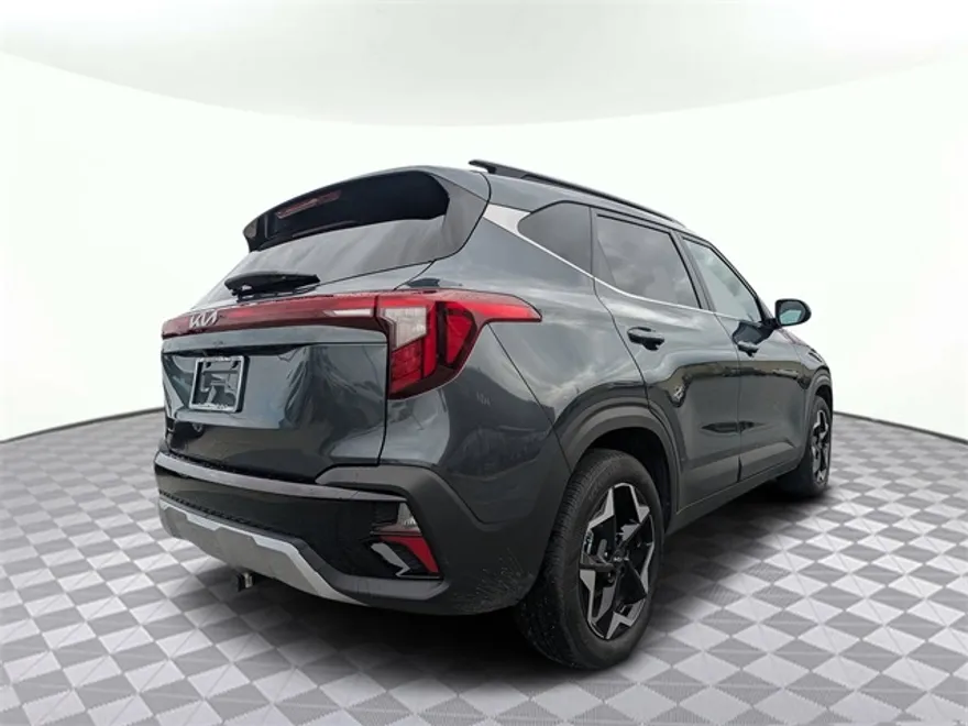 2024 Kia Seltos EX photo 1
