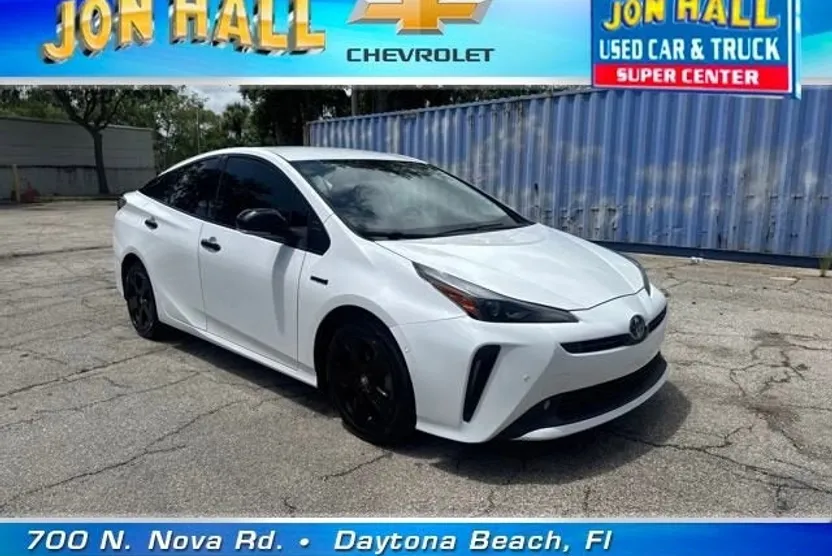 2022 Toyota Prius L Eco photo 1