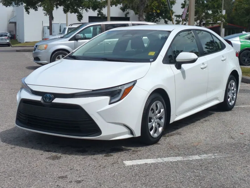 2023 Toyota Corolla Hybrid XLE photo 1