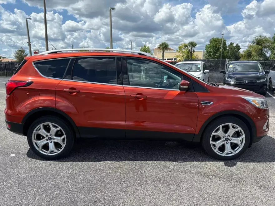 2019 Ford Escape Titanium photo 1