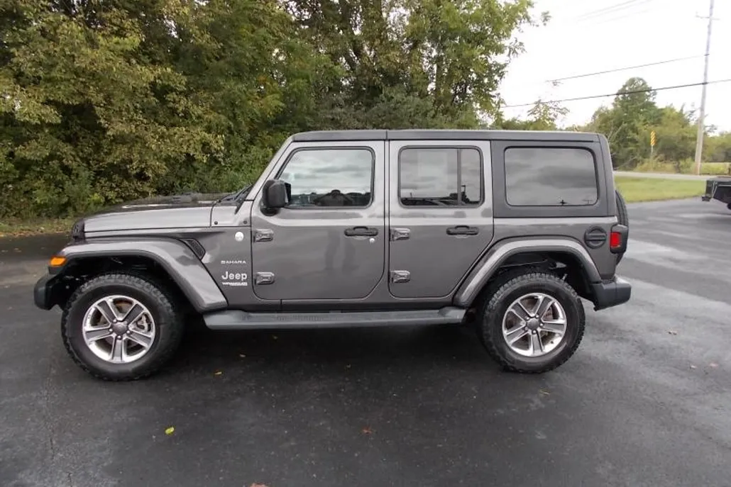 2019 Jeep Wrangler Unlimited Sahara photo 1