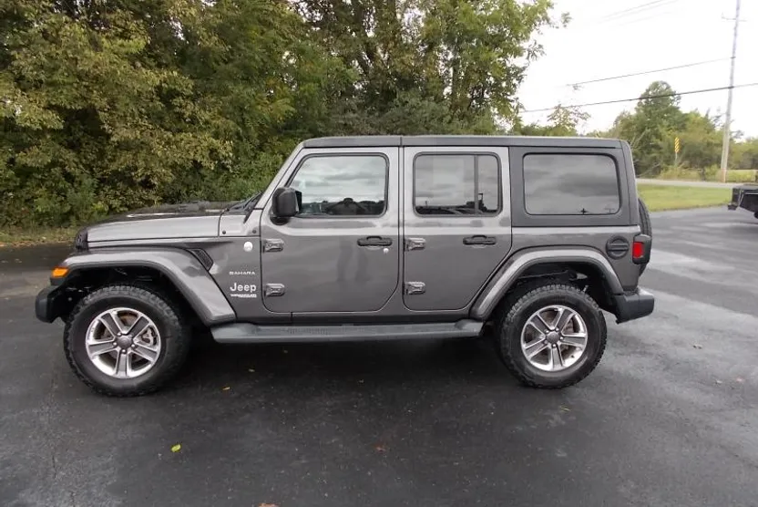 2019 Jeep Wrangler Unlimited Sahara photo 1
