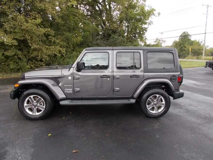 2019 Jeep Wrangler Unlimited Sahara photo 1