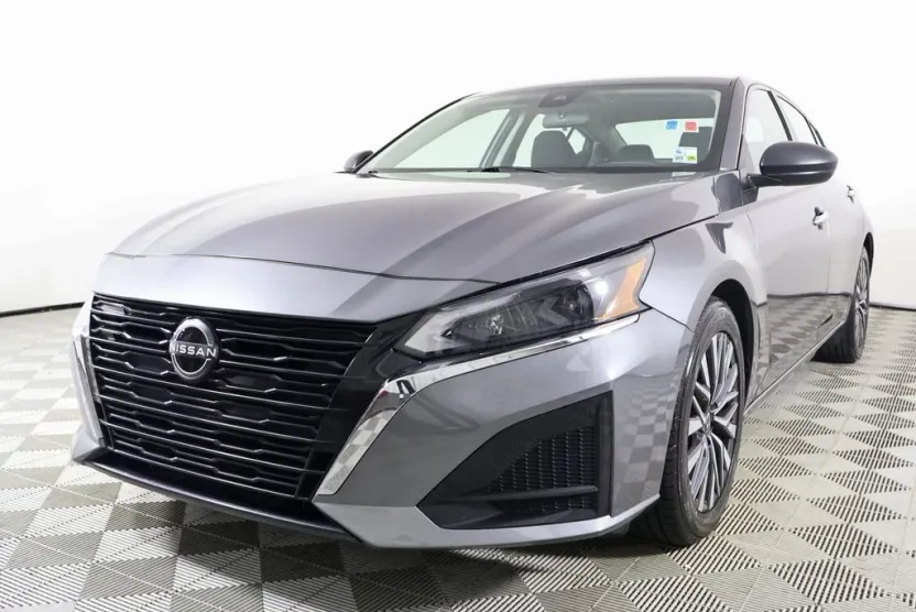 2024 Nissan Altima 2.5 SV photo 1