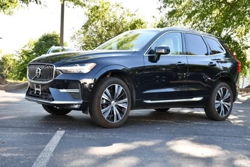 2023 Volvo XC60 B5 Plus photo 1