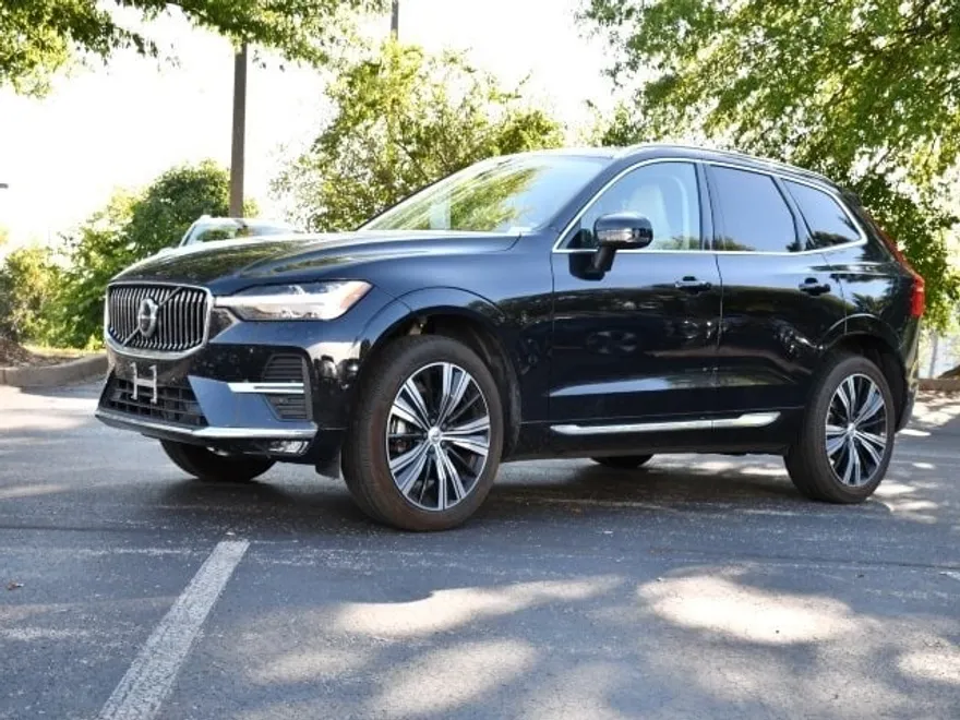 2023 Volvo XC60 B5 Plus photo 1