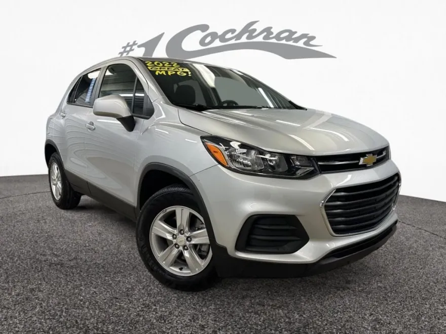 2022 Chevrolet Trax LS photo 1