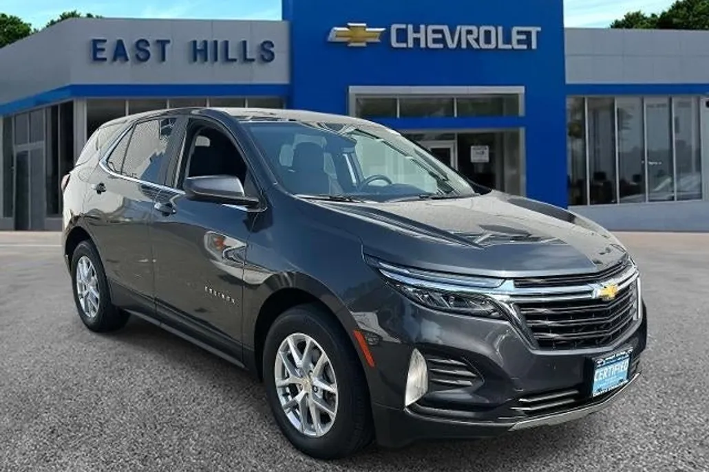 2022 Chevrolet Equinox LT photo 1