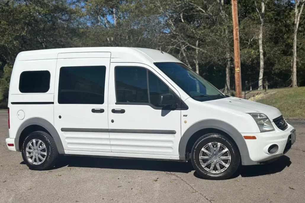 2010 Ford Transit Connect XLT photo 1