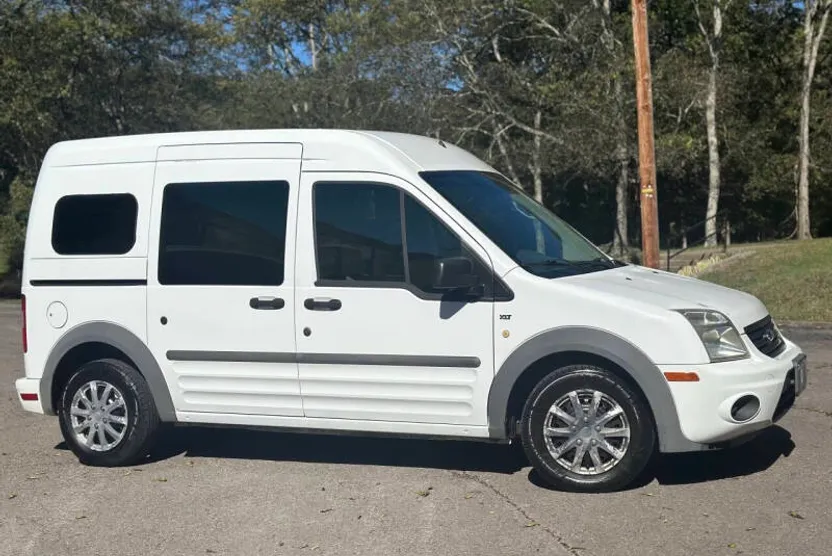 2010 Ford Transit Connect XLT photo 1