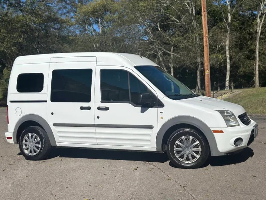 2010 Ford Transit Connect XLT photo 1