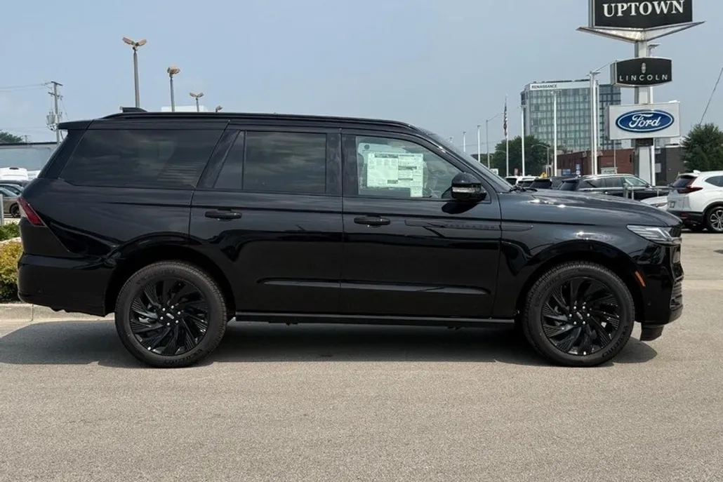 2025 Lincoln Navigator Reserve photo 1