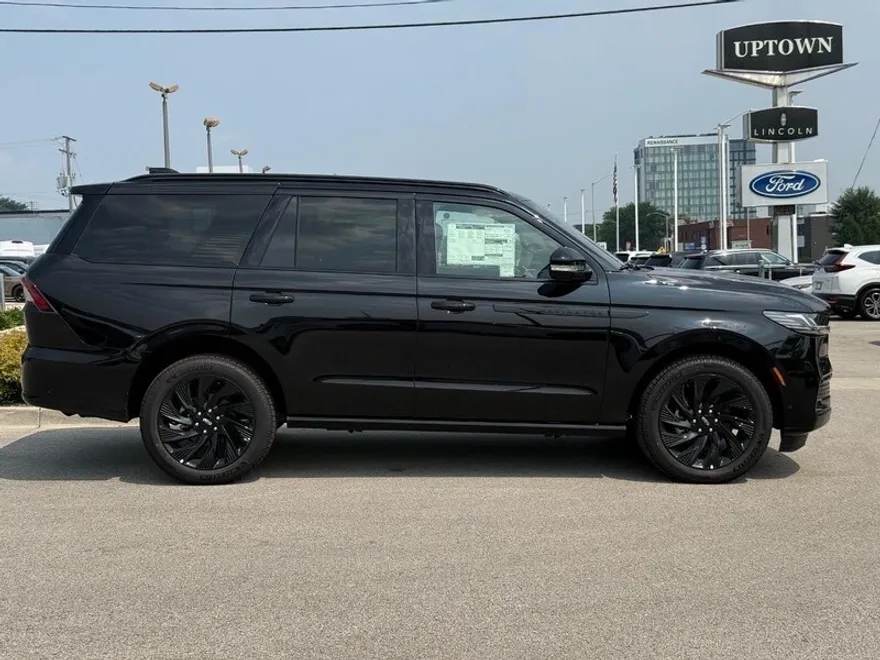 2025 Lincoln Navigator Reserve photo 1