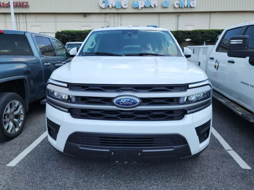 2024 Ford Expedition XLT photo 1