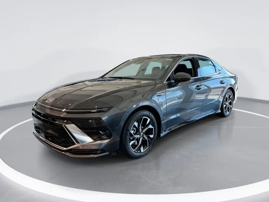 2025 Hyundai Sonata SEL photo 1